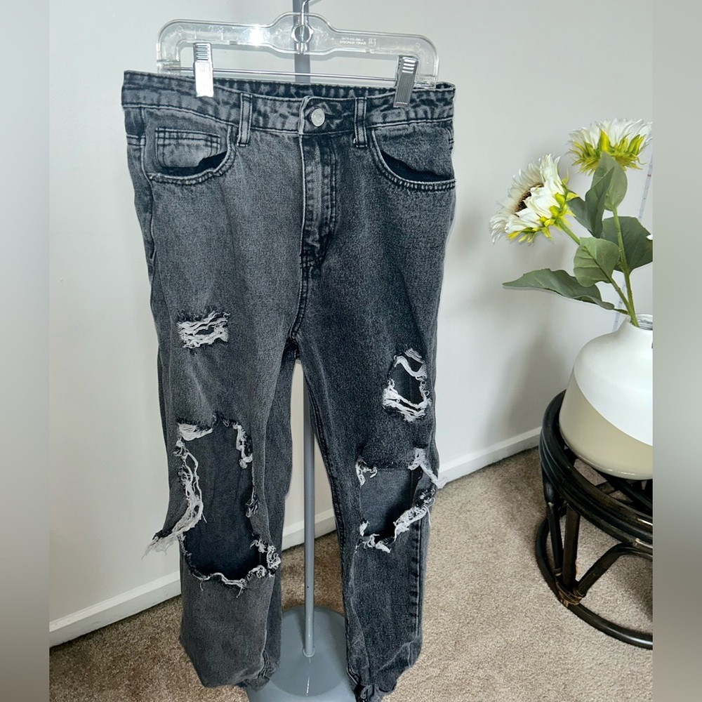 Black jeans with rips by the knees!